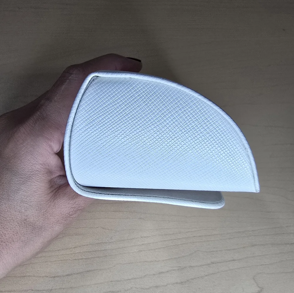 Michael Kors White Clutch Eyeglass Case‎
